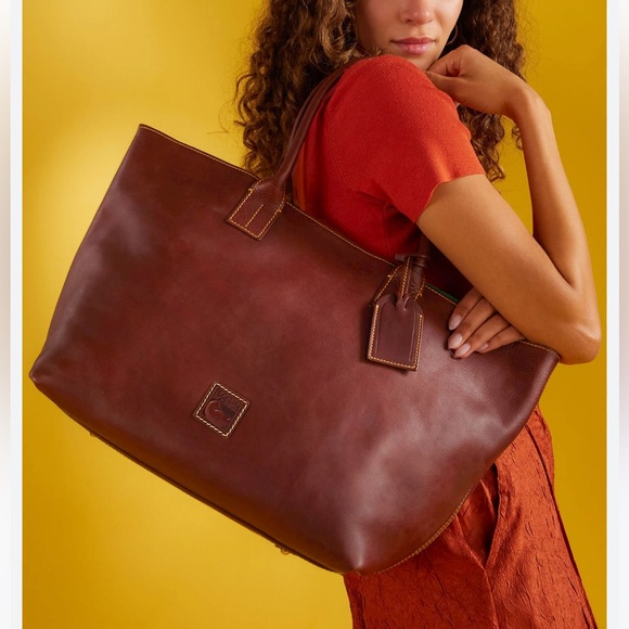 Dooney & Bourke Medium Russel tote, Saffiano leather, color  Bubblegum pink💕 - Picture 13 of 14